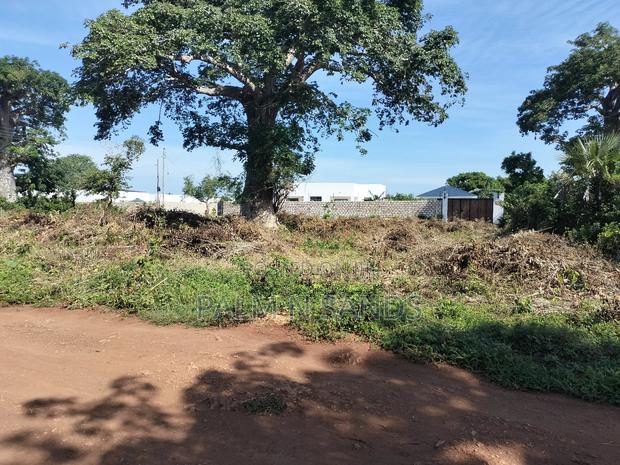 Galukinondo Prime Quarter Acre Plot - thumbnail 7