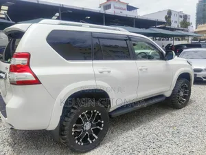 Toyota Land Cruiser Prado 2017 White