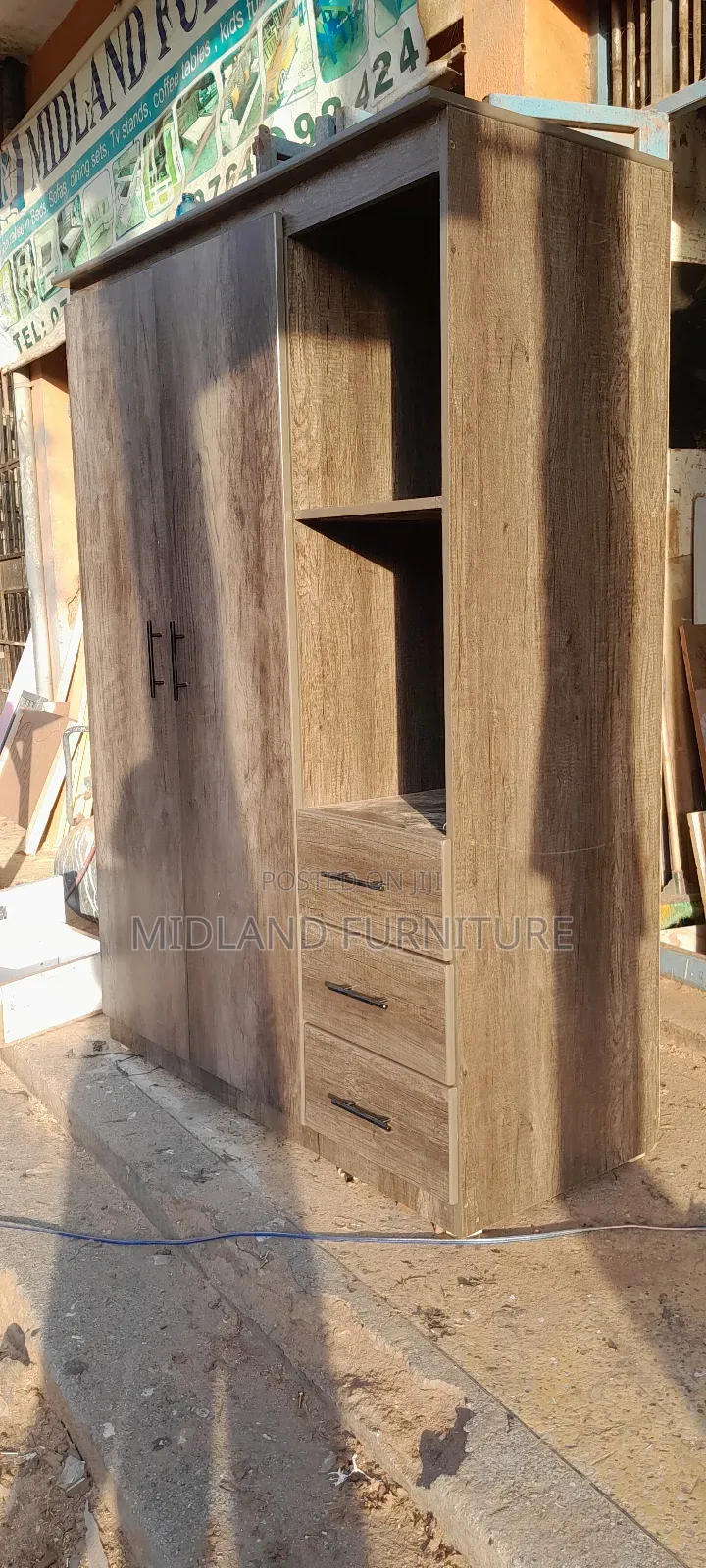 Wardrobe / Cupboard