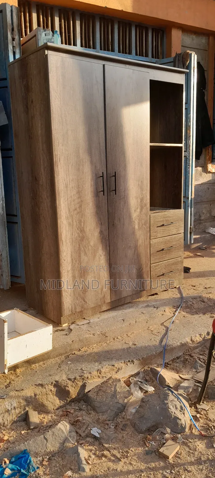 Wardrobe / Cupboard