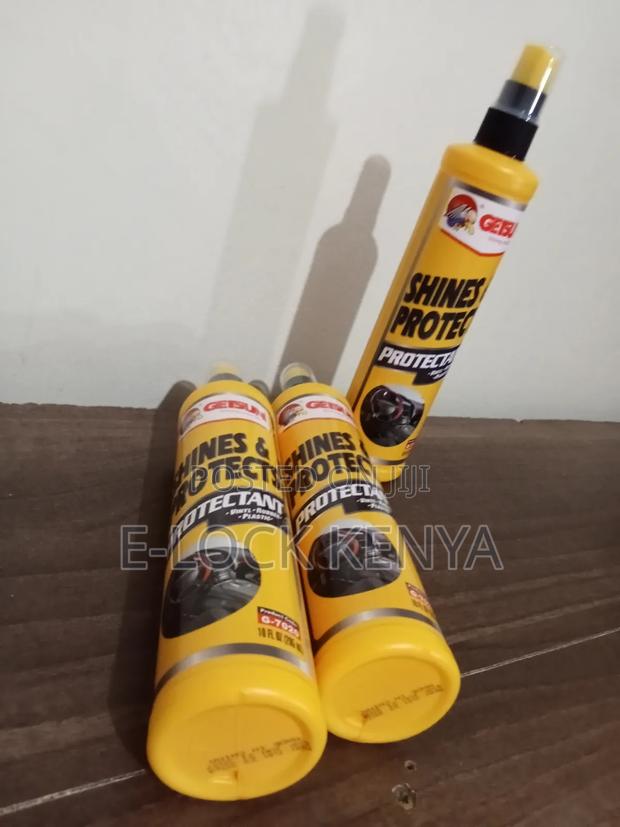 Protective Car Interior Gloss Cleaner