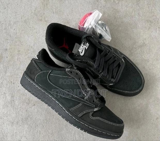 Travis Scott X Air Jordan 1 Low "Black Phantom" - main view