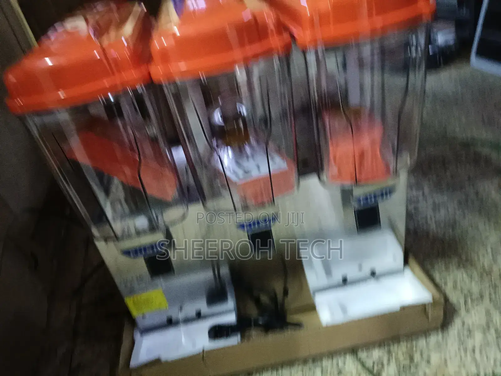 Juice Despenser With Freezer