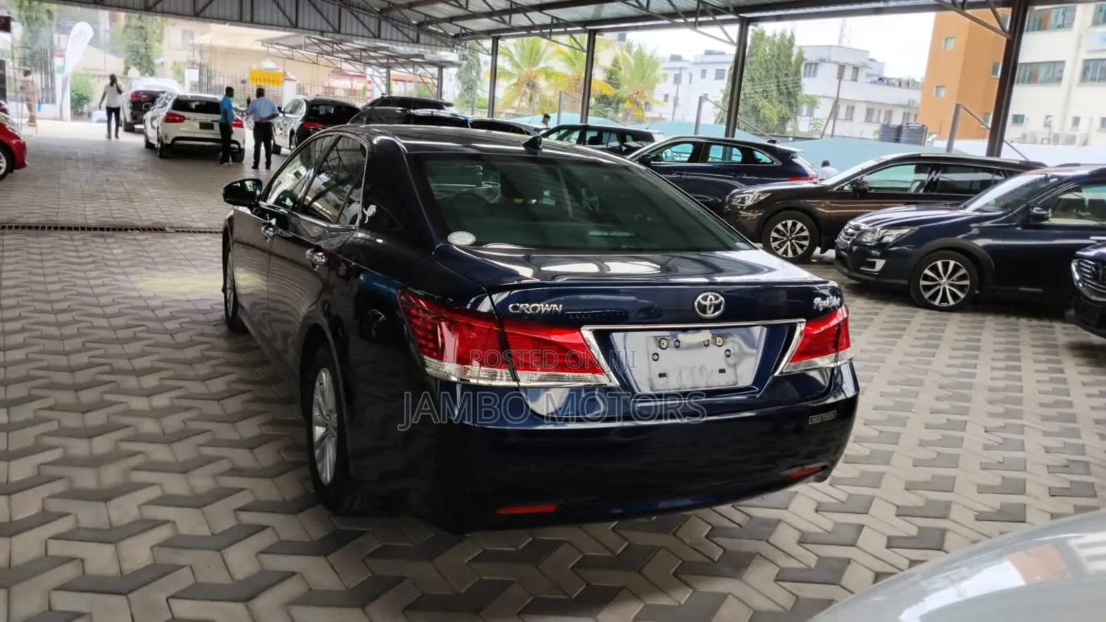 Toyota Crown 2017 Blue