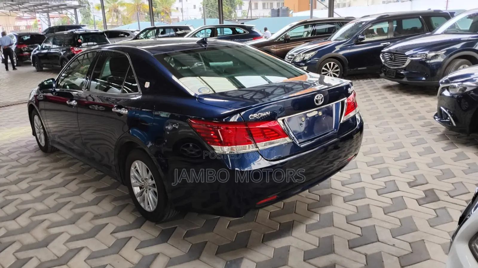 Toyota Crown 2017 Blue