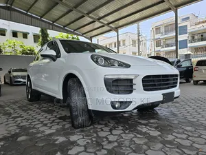 Porsche Cayenne Platinum Edition AWD 2018 White