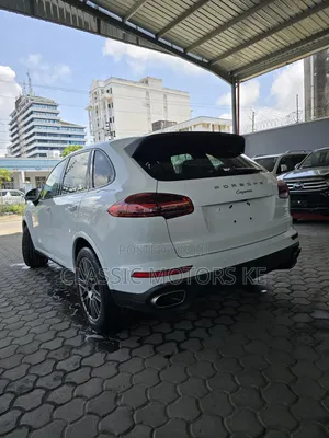 Porsche Cayenne Platinum Edition AWD 2018 White