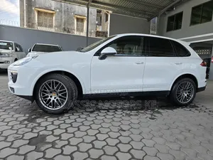 Porsche Cayenne Platinum Edition AWD 2018 White