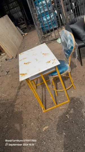 Manicure Seat And A Table