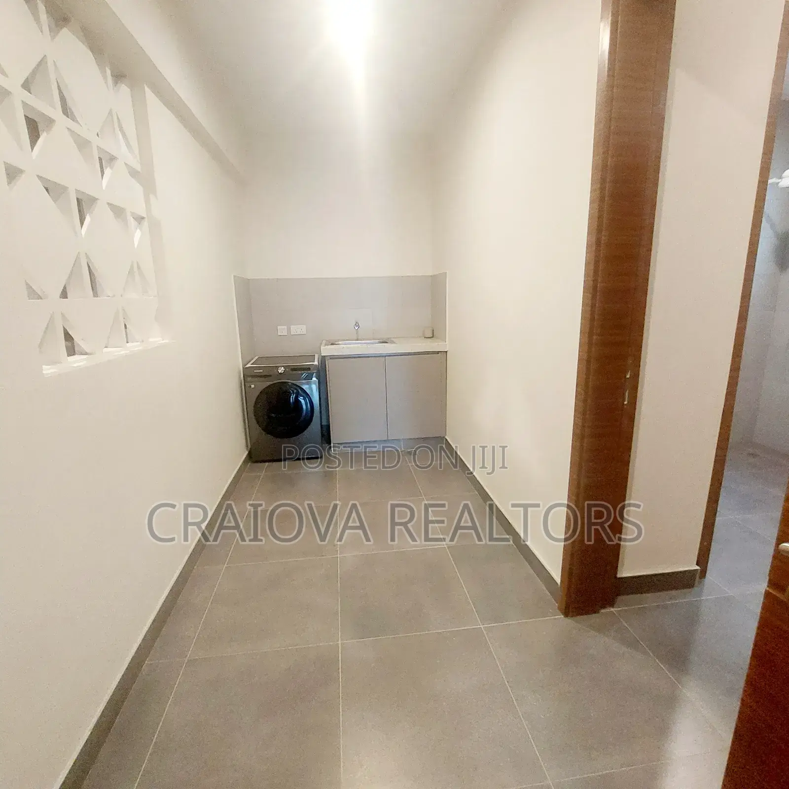 3bdrm Apartment in Riverside Drive for sale