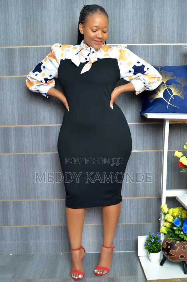 Bodycon Dress With Floralpart - thumbnail 2