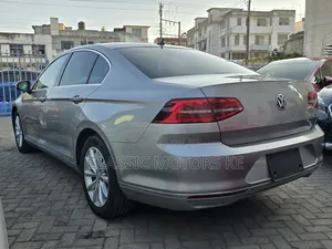 Volkswagen Passat 2017 Silver