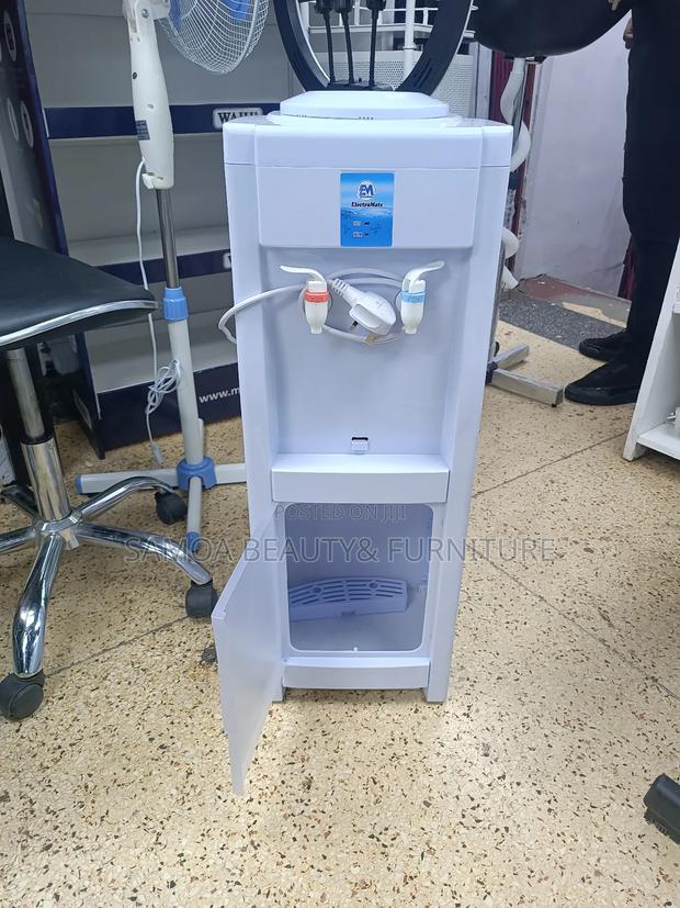 Water Dispenser - thumbnail 3