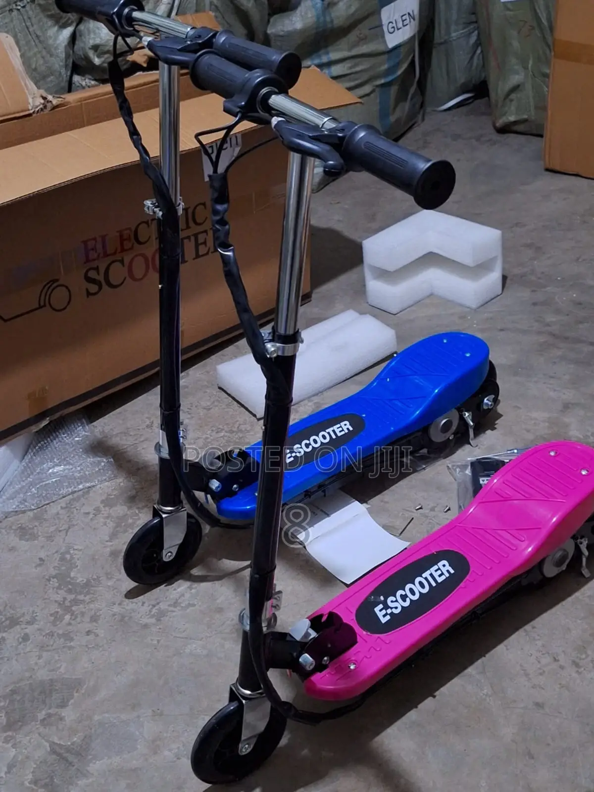 Eco-Friendly Electric Scooter - Smooth Rides and Long Batter
