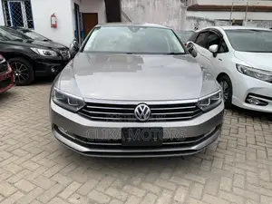 Volkswagen Passat 2017 Silver