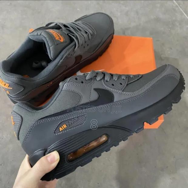 Iconic Air Max 90 in Gray - Perfect for Any Outfit - thumbnail 2