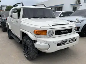 Toyota RAV4 LE 4dr SUV (2.5L 4cyl 6A) 2015 White