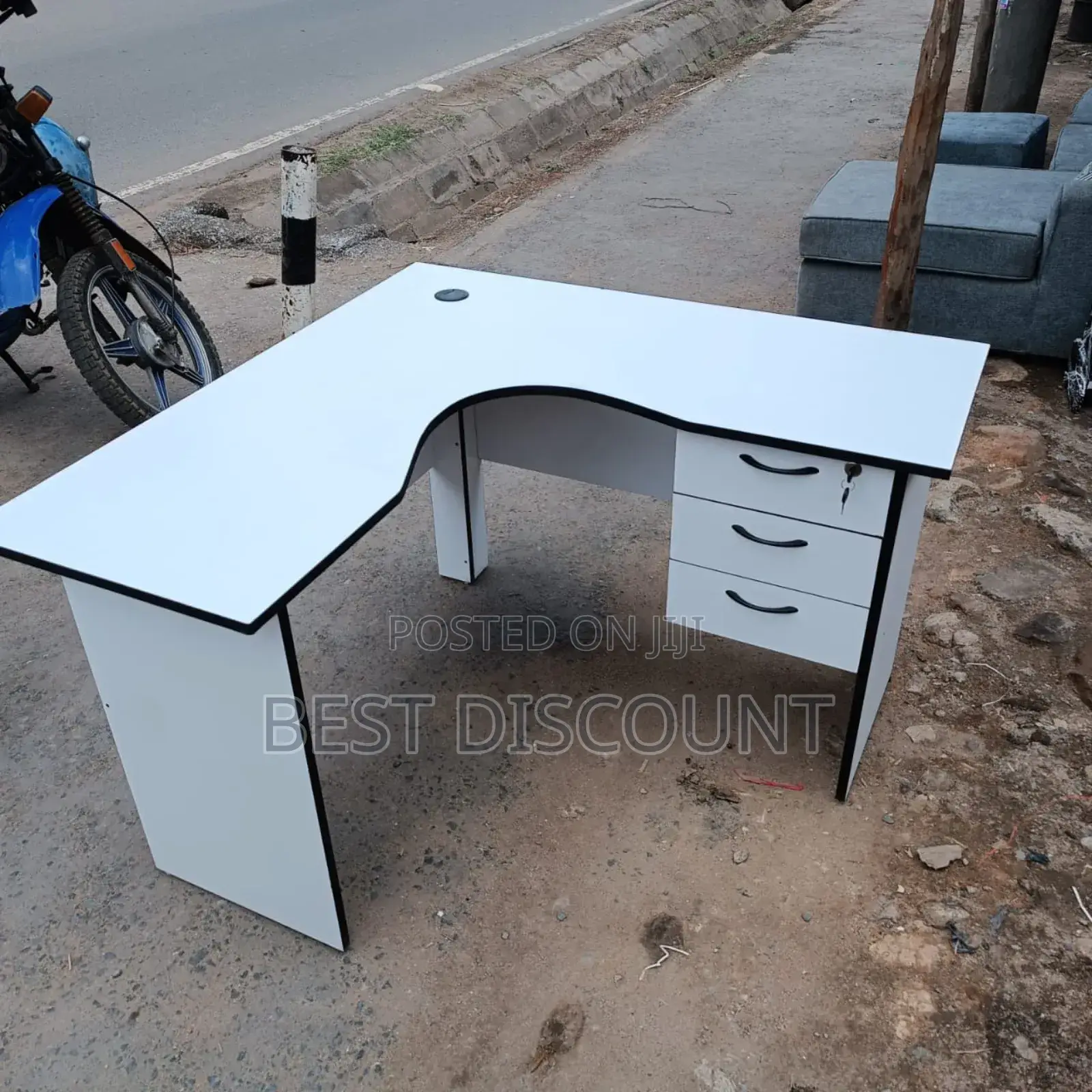 L Shaped Table 4 *4 FTS