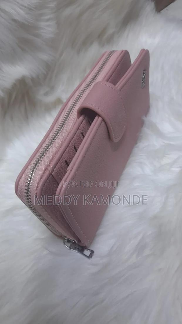 Cute White Purse - thumbnail 2
