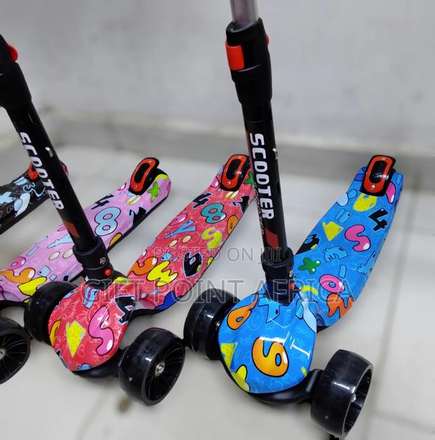 Foldable Adjustable 3 Wheels Scooters for Kids 3-10 Years - thumbnail 3