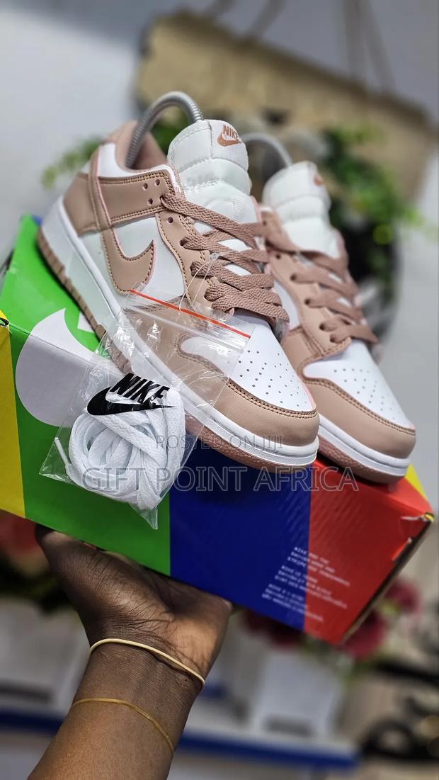 Nike SB Dunk for Ladies Sneakers