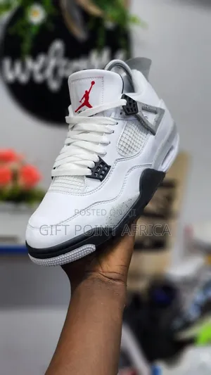Jordan 4 Oreo X Cement
1st Leather Unisex Sneakers