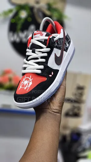 Nike Dunk Low X Spiderman
1st Leather Unisex Sneakers