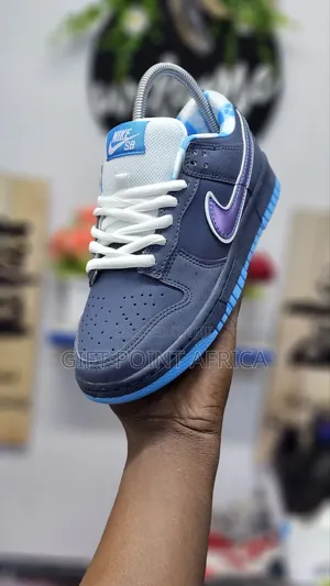 Sb Dunk "Blue Lobster"
1st Leather Unisex Sneakers