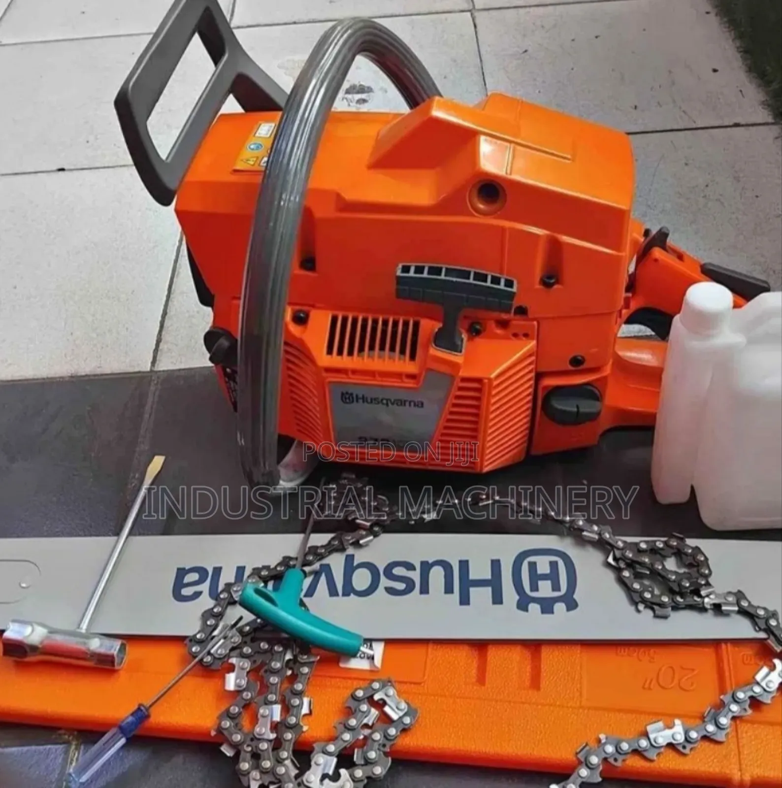 Power Saw Machine > Husquavana 272xp.