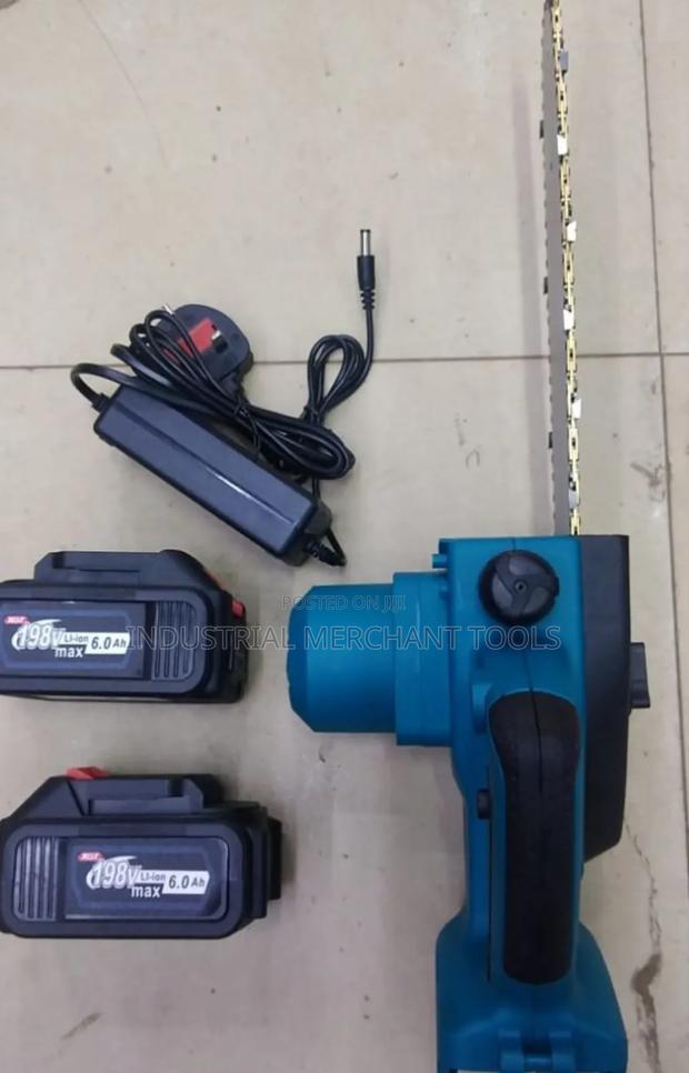 Useful Cordless Chain Saw - main view
