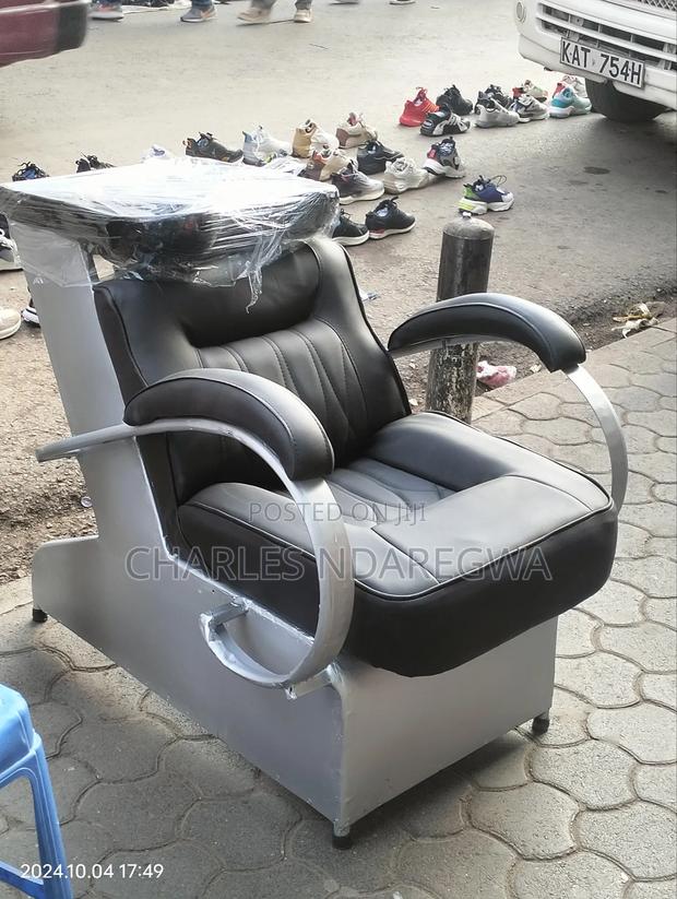 Salon Sink - main view