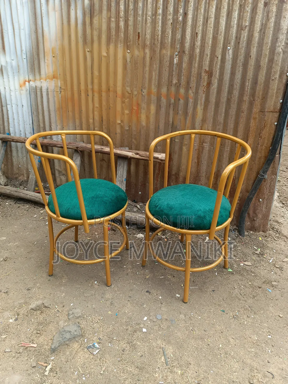 Manicure Seats, Green and Gold 
