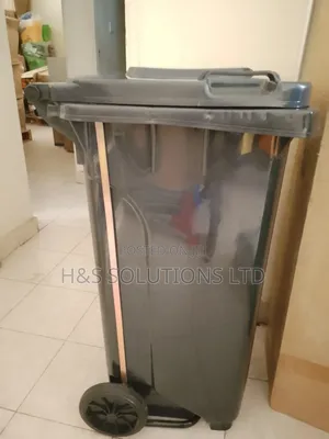 120 Litres Garbage Bin With Pedal(Black)