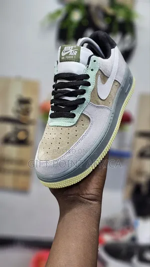 Airforce Customized
1st Leather Sneakers
