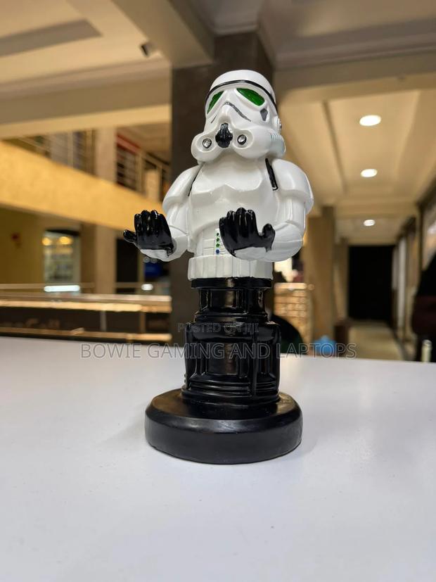 Game Pad Holding Statue Robo Cop - thumbnail 4