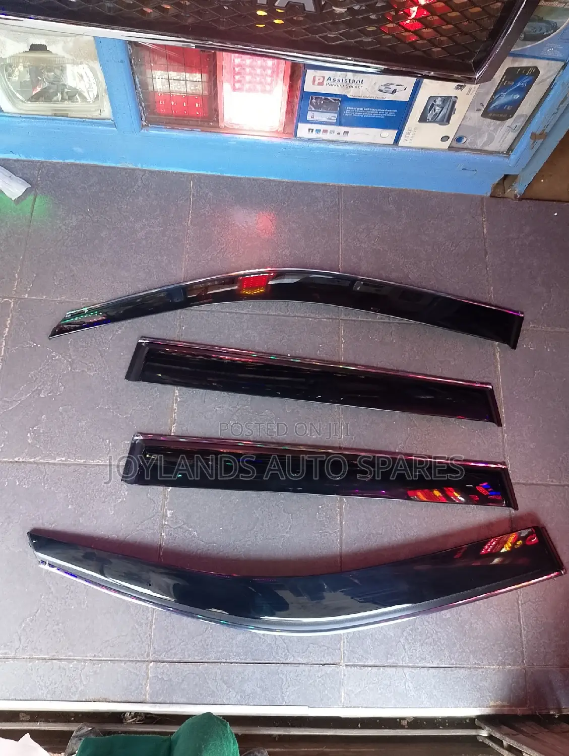 Nissan X-Trail T30 Original Windbreakers