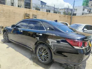 Toyota Crown 2016 Black