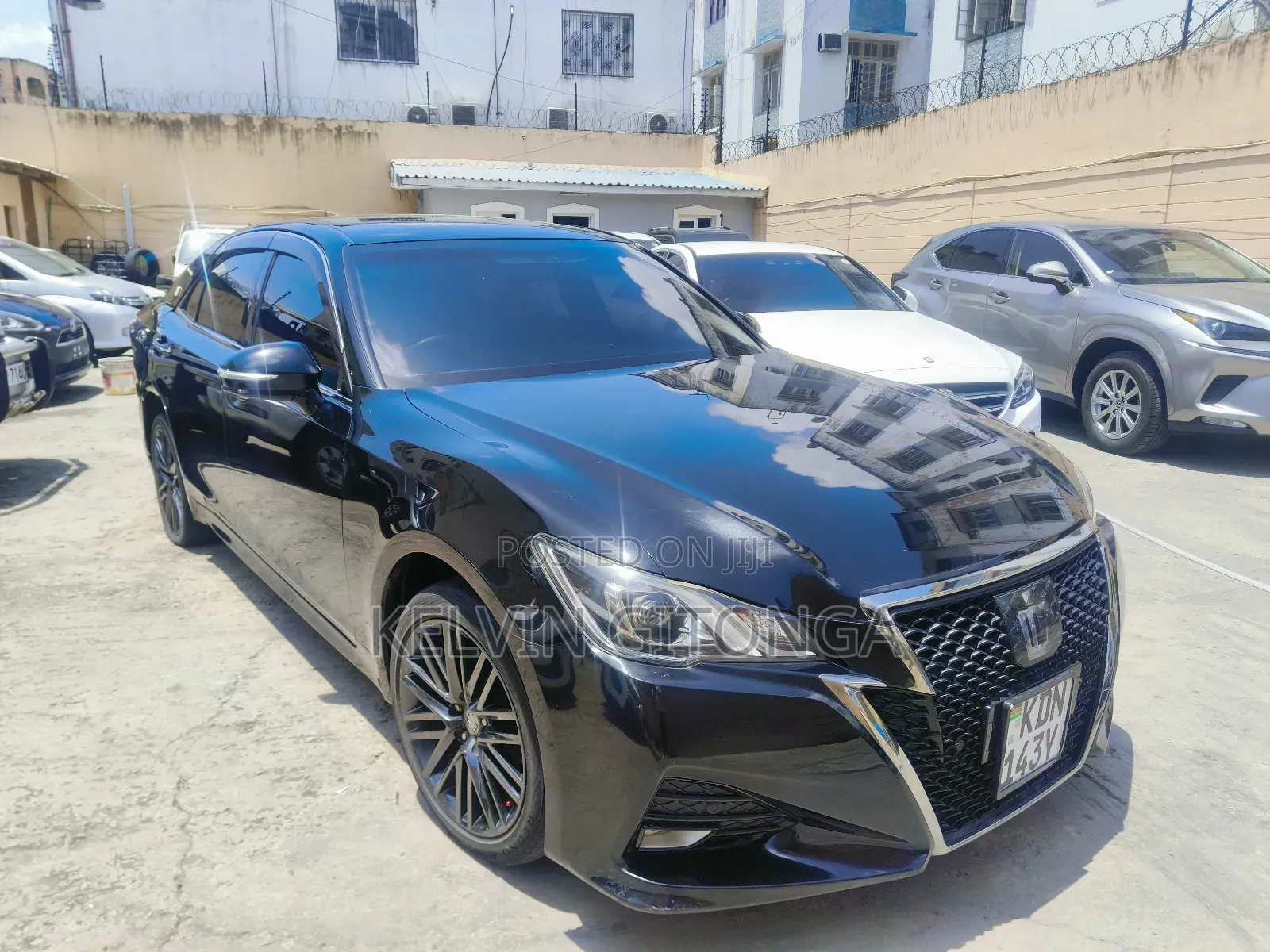 Toyota Crown 2016 Black