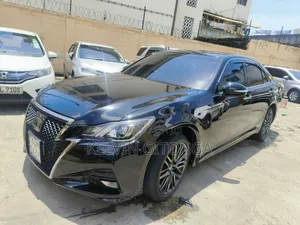 Toyota Crown 2016 Black