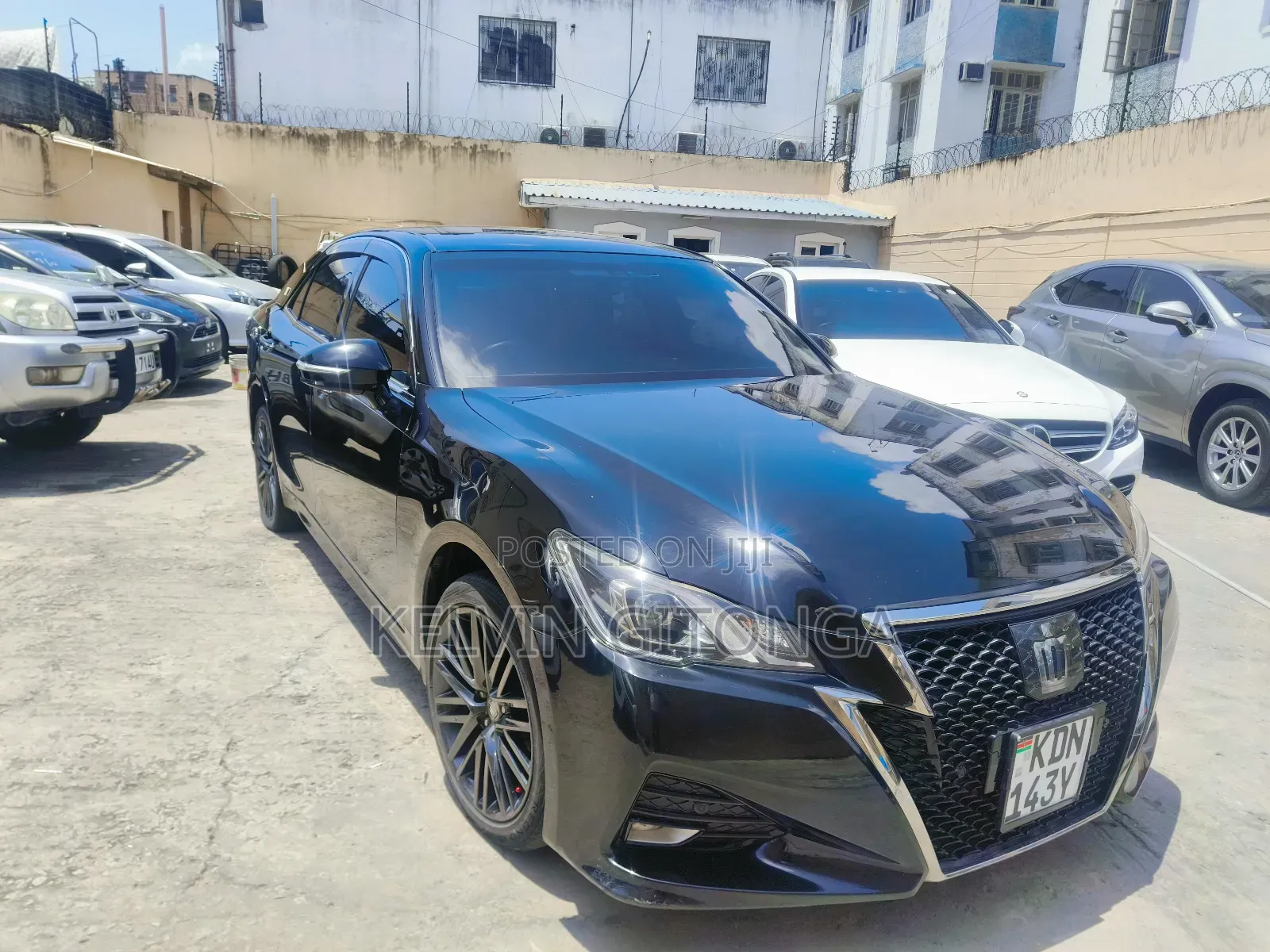 Toyota Crown 2016 Black