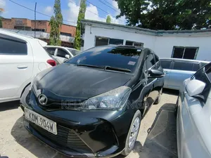 Toyota Vitz 2016 Black