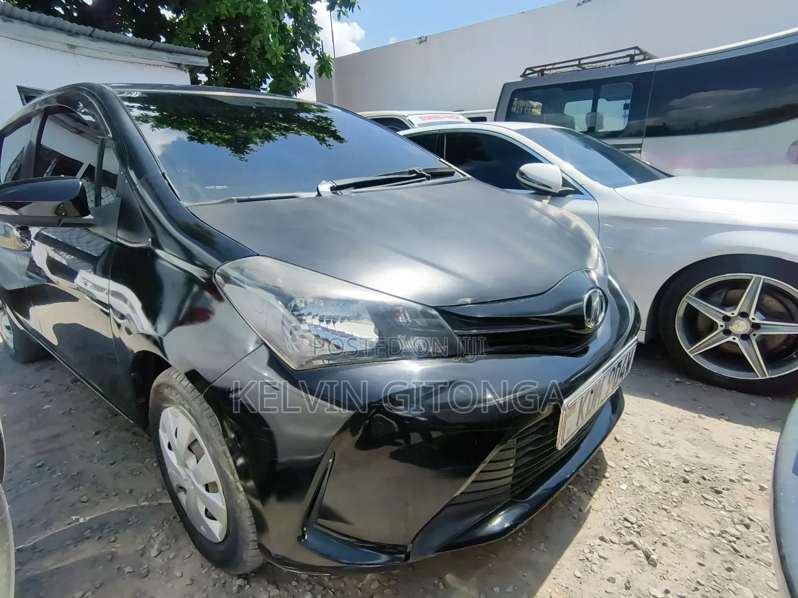Toyota Vitz 2016 Black