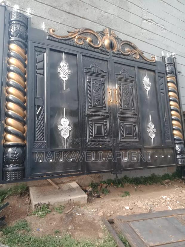 Modern Gate