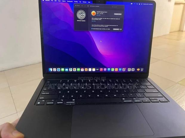 Laptop Apple MacBook Pro 2022 M2 8GB Apple M2 SSD 256GB - main view
