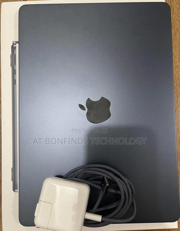 Laptop Apple MacBook Pro 2022 M2 8GB Apple M2 SSD 256GB - thumbnail 3