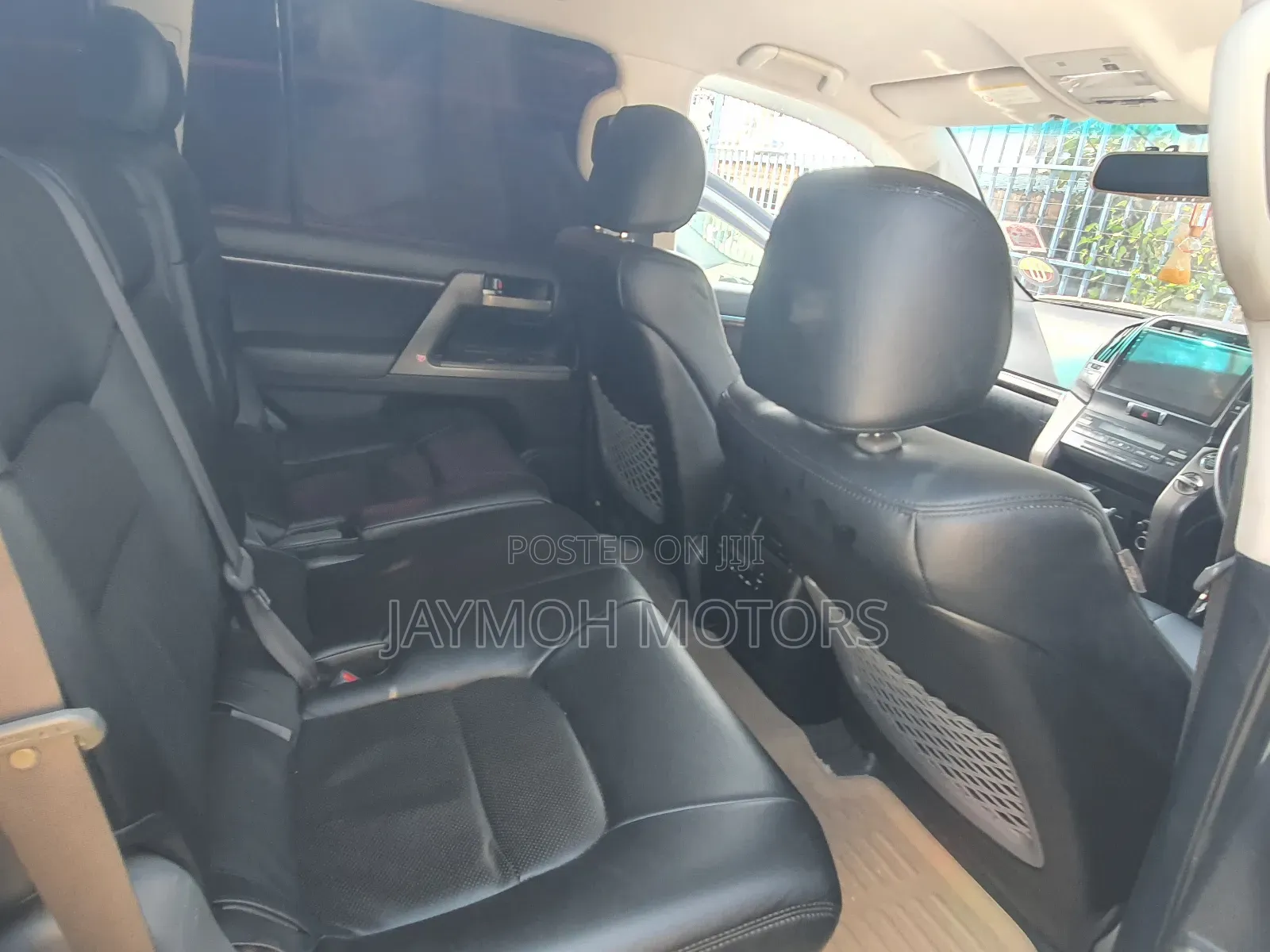 Toyota Land Cruiser 2010 White