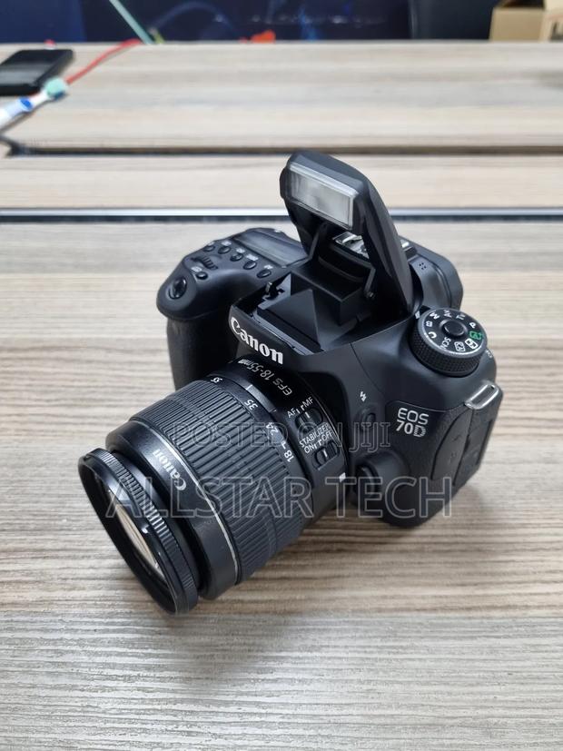 Canon Eos 70d With 18:55mm Lens - main view