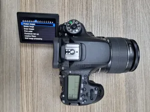 Canon Eos 70d With 18:55mm Lens