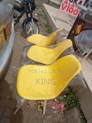 Comfortable Eams Chair