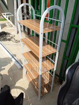 Stable Shoe Rack